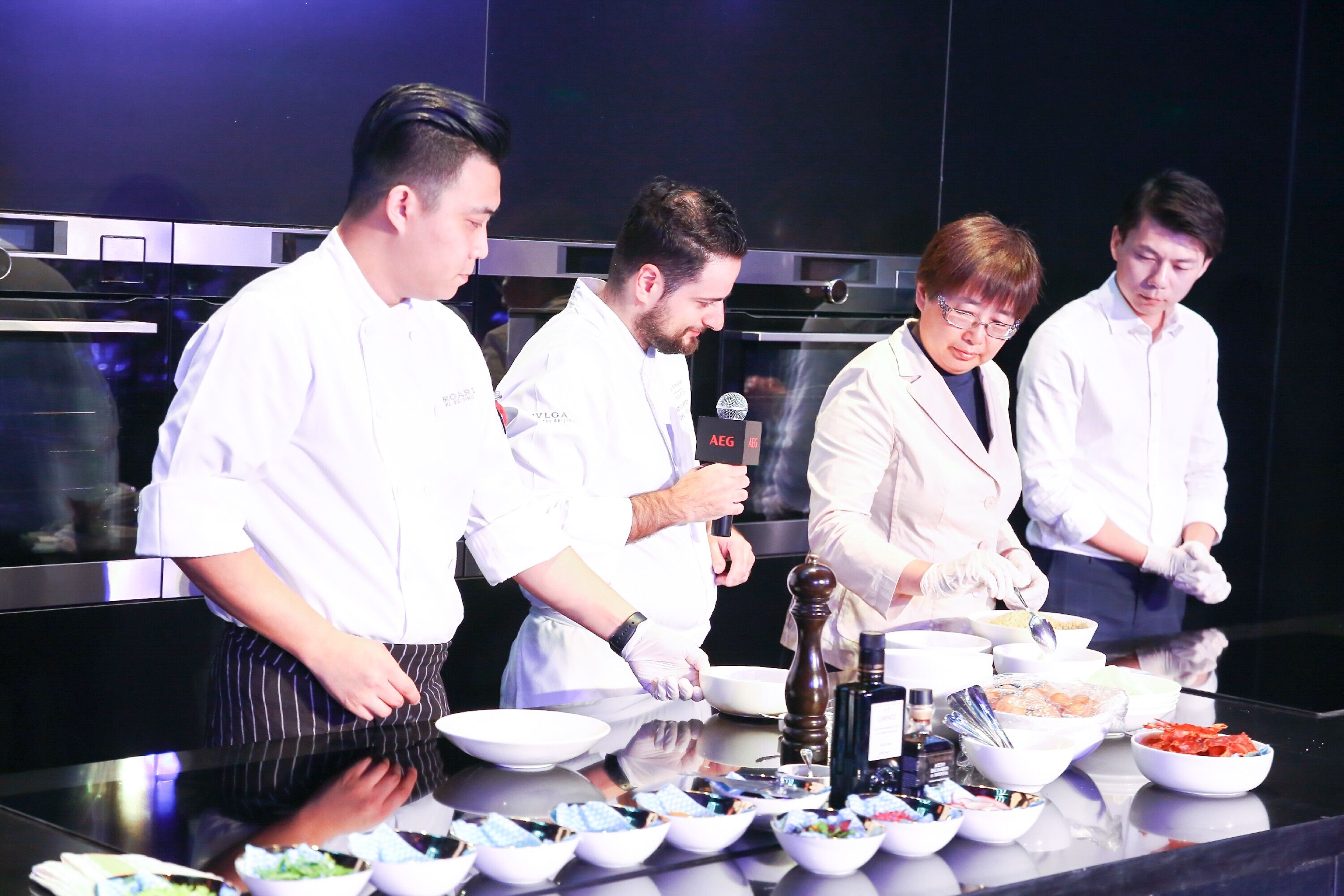 美食与娱乐圈的奇妙碰撞：明星私房菜、综艺美食与跨界餐饮全解析