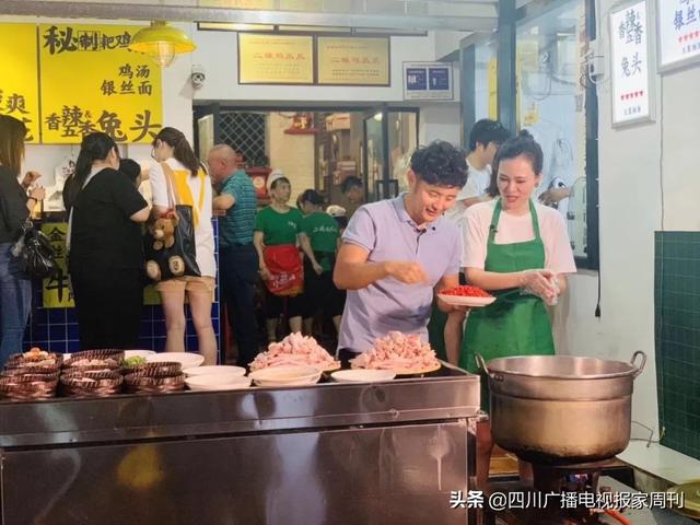 美食主持人都有谁？揭秘国内外美食主持大师及入行指南