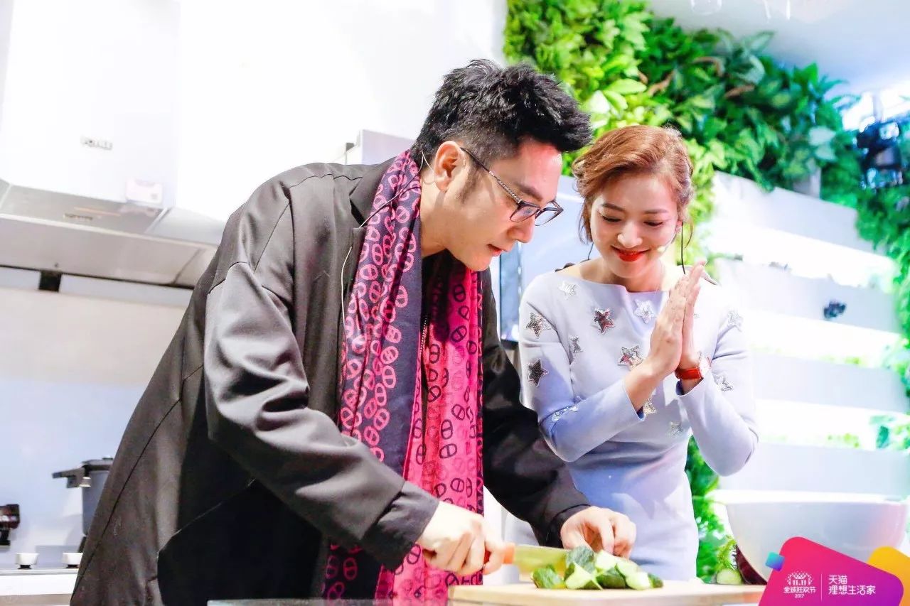 人气美食节目主持人:从厨房到聚光灯的味蕾启蒙与成长故事 人气美食节目主持人:从厨房到聚光灯的味蕾启蒙与成长故事